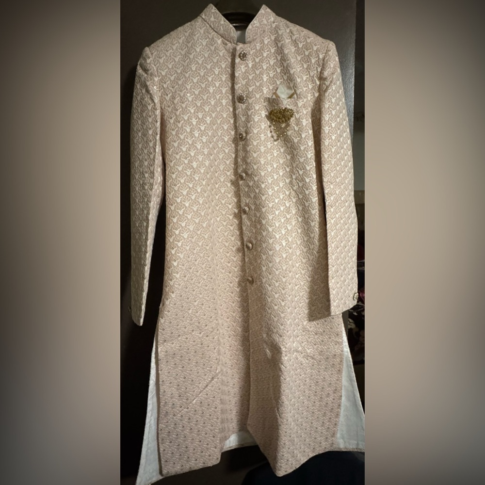 Indian sherwani outfit. Comes with pant. Size 38